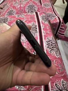 Iphone XR.  (64Gb) PTA Proved