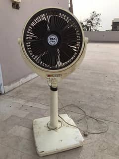 Pak Louvre Pedestal Fan – Adjustable Height & Speed Settings