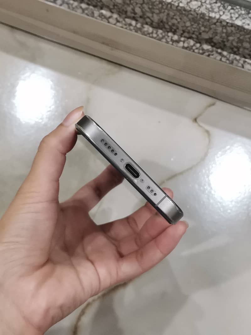 iPhone 15 pro in 10/10 condition 92 battery health cycle count 268 4