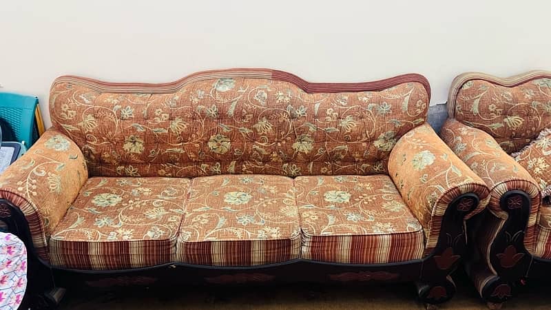 making in strong structure sofa set in good condition, 4