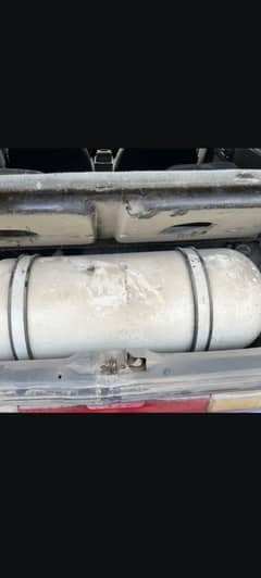 Suzuki cultus CNG Cylinder