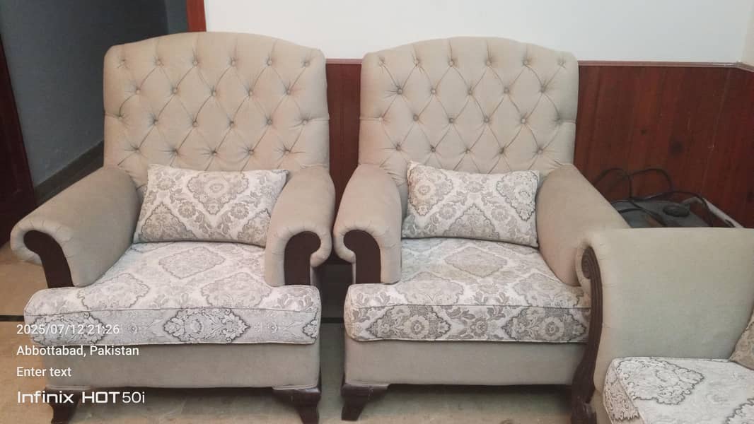 set of  sofa with center table 7 people can sit Easley and sofa c 3