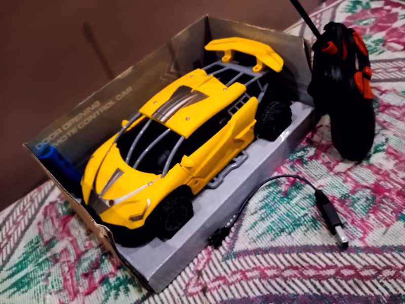 rc car with door open function 0