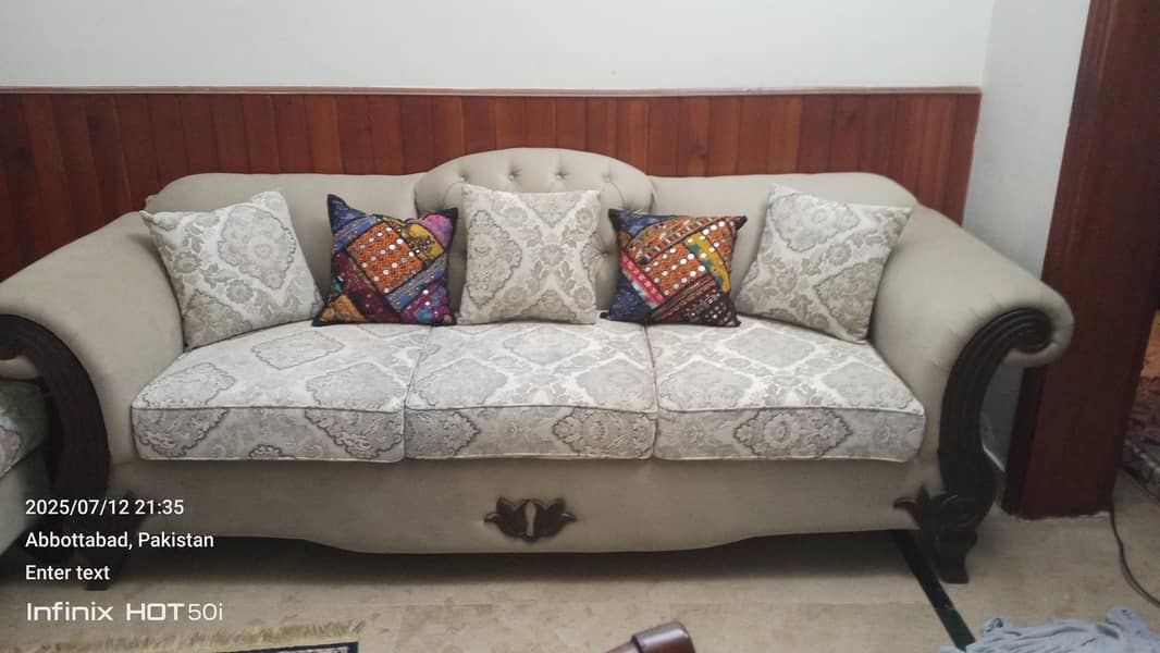 set of  sofa with center table 7 people can sit Easley and sofa c 0