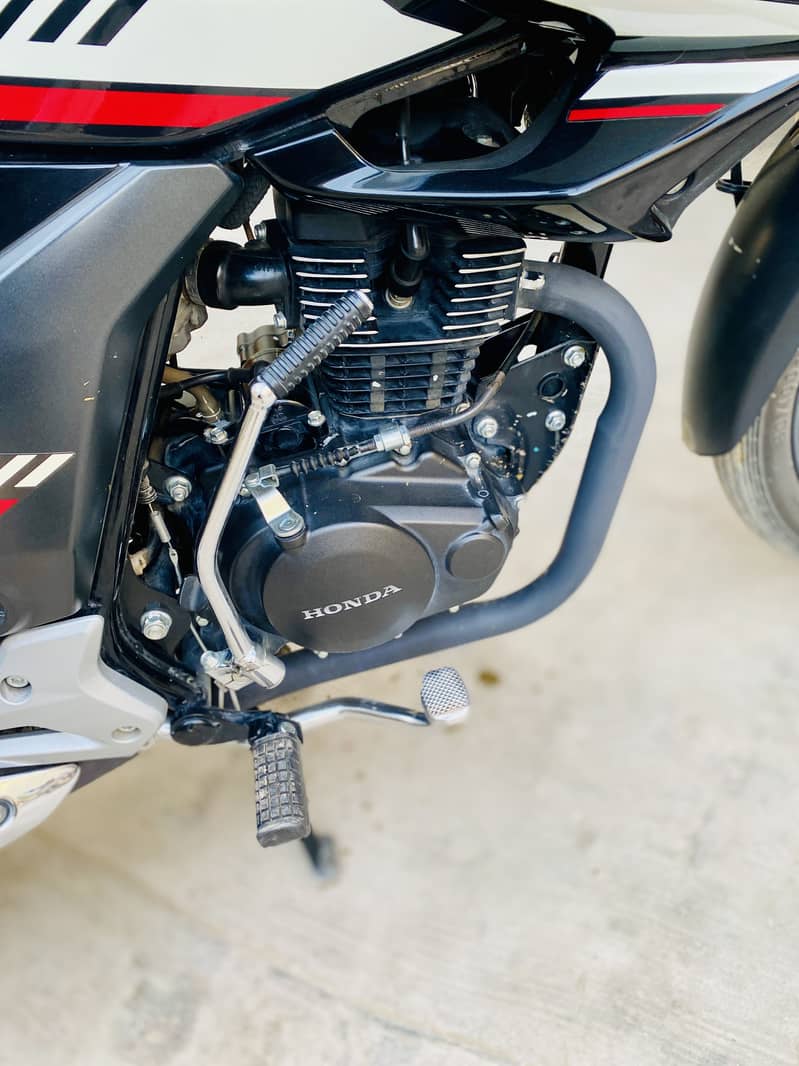 4 Stroke SOHC Inherent Turbo Cooled engine with Balancer 2
