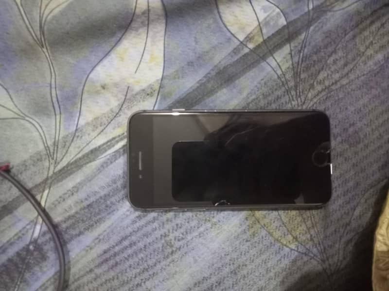 iphone 8 non pta but 2  month sim working 2