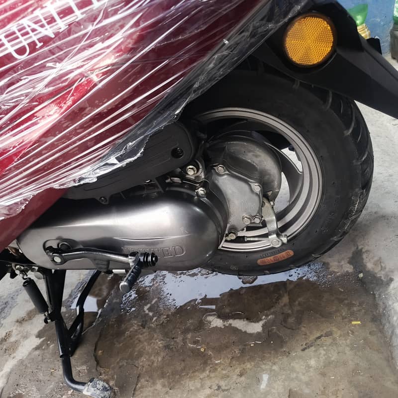 united scooties available 10