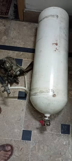 CNG cylinder of Mehran original company fitted with kit