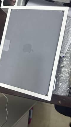 macbook pro m4 16/512 box open