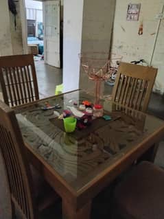 4 seater dinning table