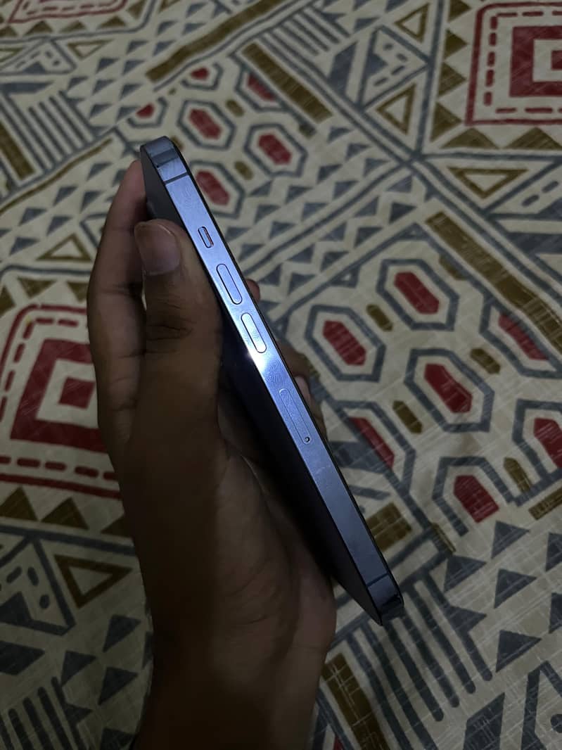 iPhone 13 Pro – non pta – Genuine Set but power button not working . 1