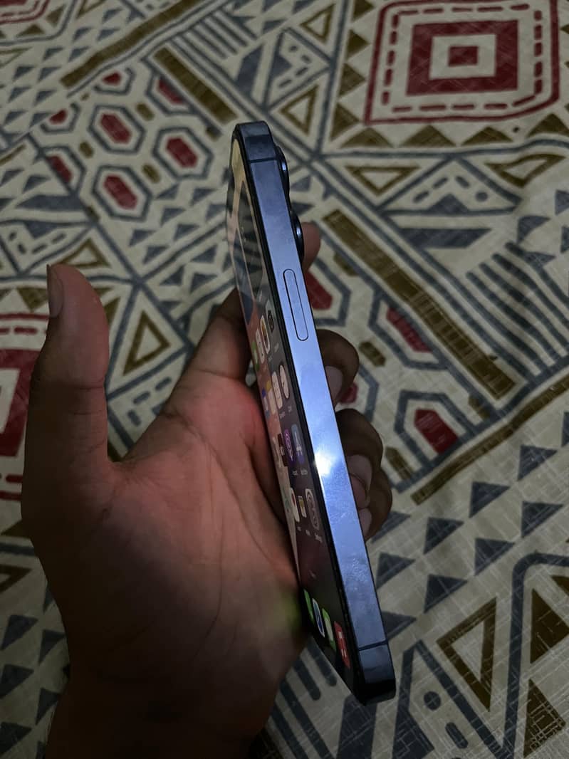 iPhone 13 Pro – non pta – Genuine Set but power button not working . 4