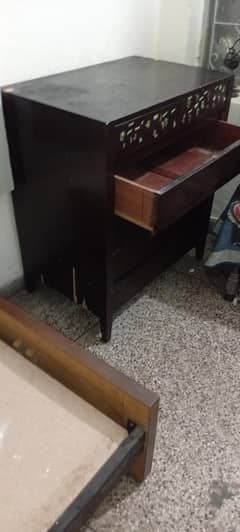 chaster  table for sale