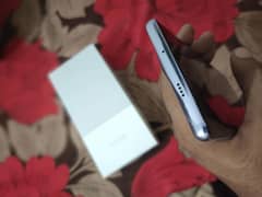 Tecno camon 30s. 8+256 with box charger