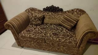 7 seater sofa set and 5 piece table for sale