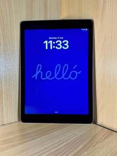 iPad 6th Gen 2018 – 128GB – WiFi – Space Gray (Mint Condition)
