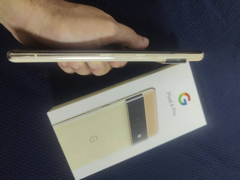 Google Pixel 6 Pro. Pixel 6 pro dotted LCD. display issue 7