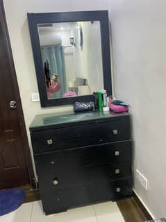 Dressing table