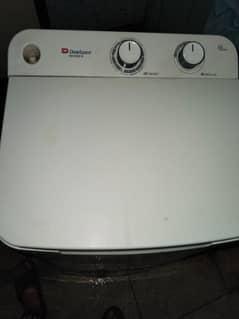 Dawlance washing machine in gud condition