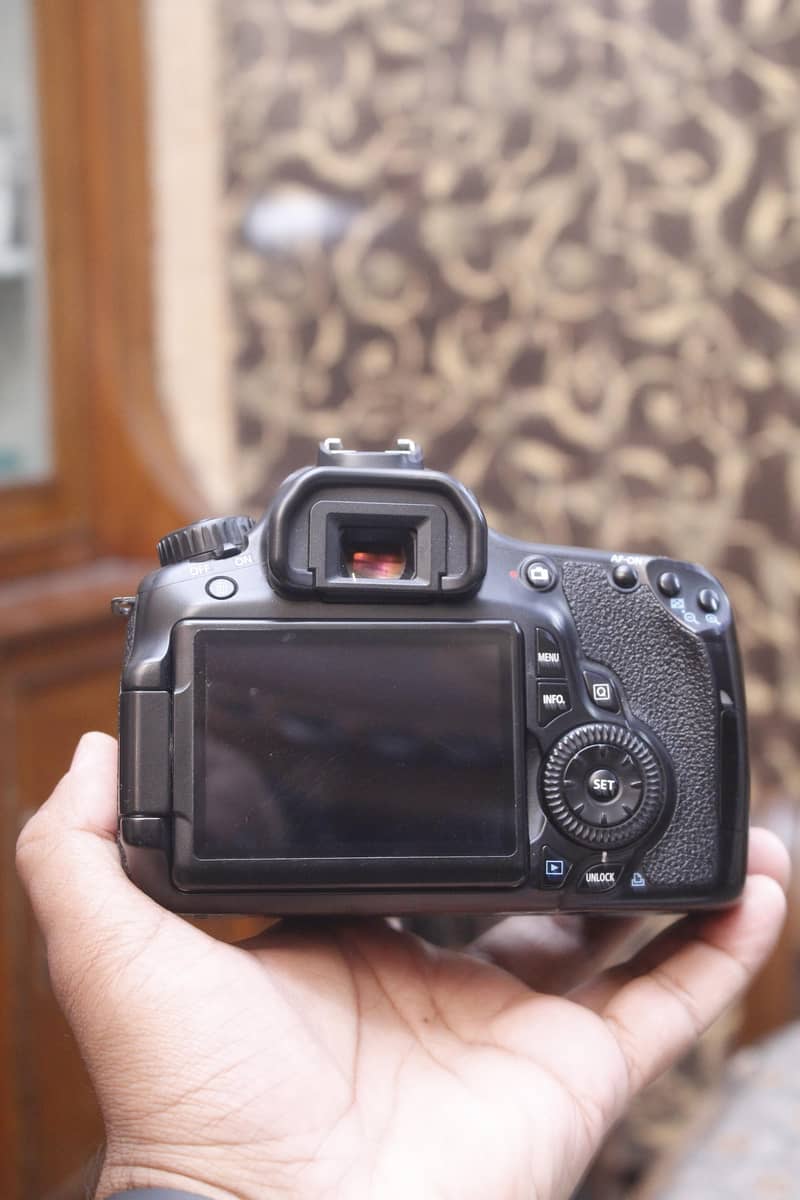 Canon 60d with 18x55mm lens best DSLR. 2