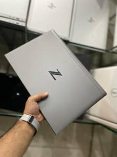 Hp Zbook Firefly G8 : Core i7 11th Gen : 16/512