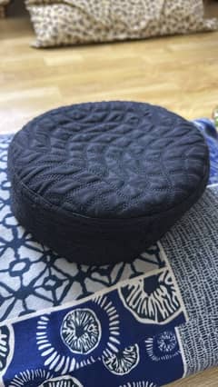 Islamic caps/topi available hain