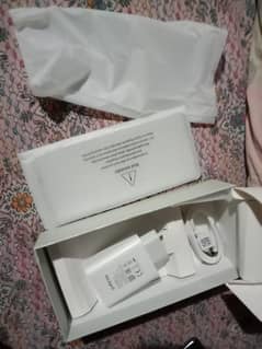 new mobile just box sy nikala h 256