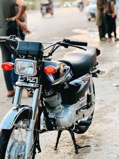 Honda cg125 in Black colour First owner like brand new
