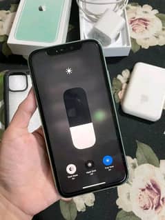 iPhone 11/128gbcontact my WhatsApp 03177309648