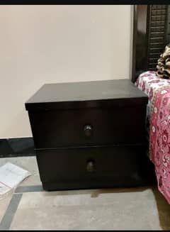 bed+side tables+dressing table