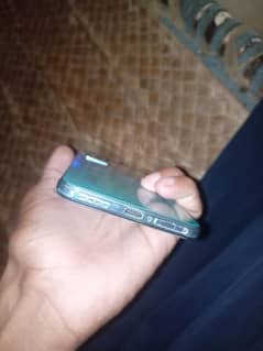 10 by 10 box with chargar rem 8:128 watsaup number 03164812624