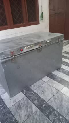 iron trunk/peti for sale