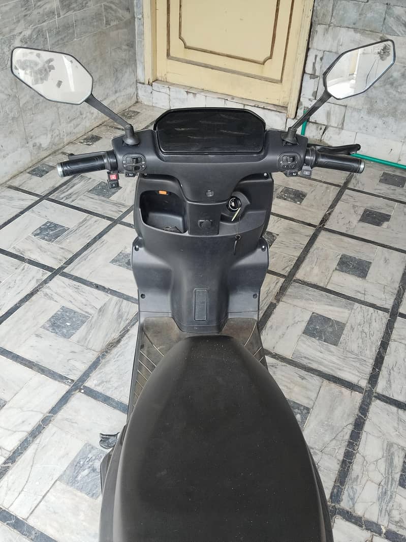 Eevee Jen z new model condition new km600 3