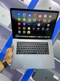 MACBOOK PRO 2O16 CORE (i7-16-256)(2gb Dedicated graphics card)
