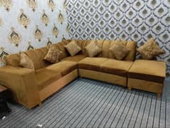 Sofa brown velvet in mint condition
