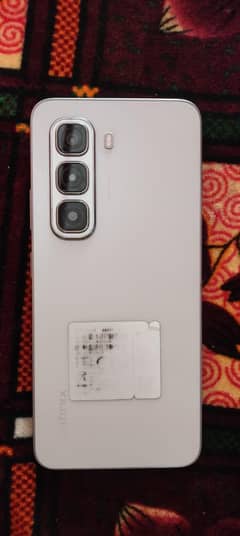 Infinix hot 50 pro condition 10by 10 original box and charger