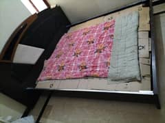 Bed King size (78" x  72")