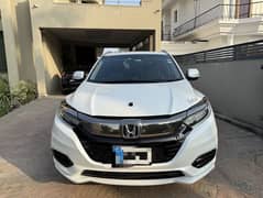 Honda Vezel 2018 RS – Top Condition | 2 Keys | Islamabad Registered