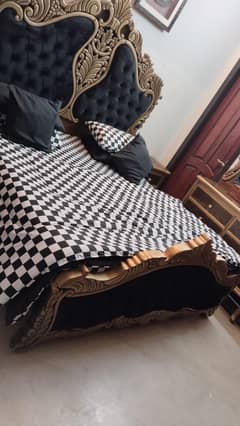 bed sets for sale and 1 Almari 1⁰ by 1⁰ size hai 2 bed haindiffeern
