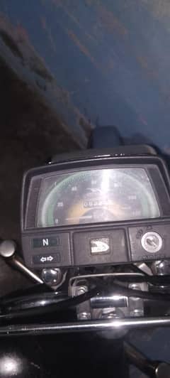 Bike 10/10 condition mai hai Number ni lga hua Dacuments complete hain