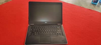Latiiude E7440