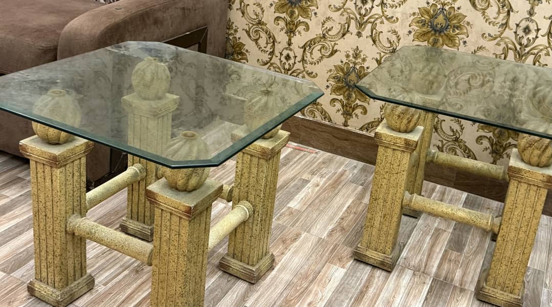 Sofa set with tables 8