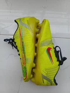 High Quality Football Shoes