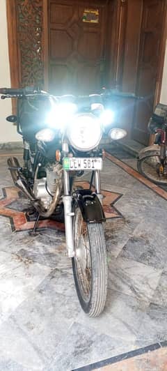 Suzuki GS 150