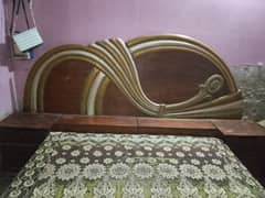 Bed and dressing used