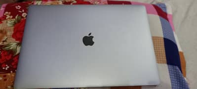 Apple MacBook Pro 2018 – Power, Performance & Perfection!