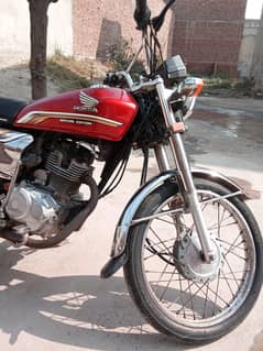Honda 125 self-start special edition.