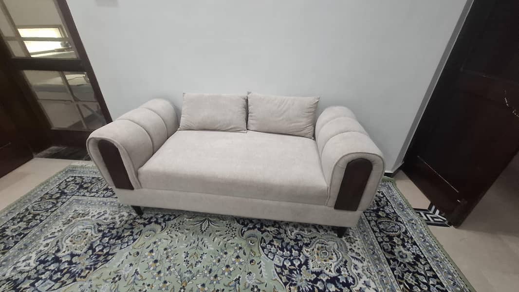L Shape full size with Table and Dewan 4