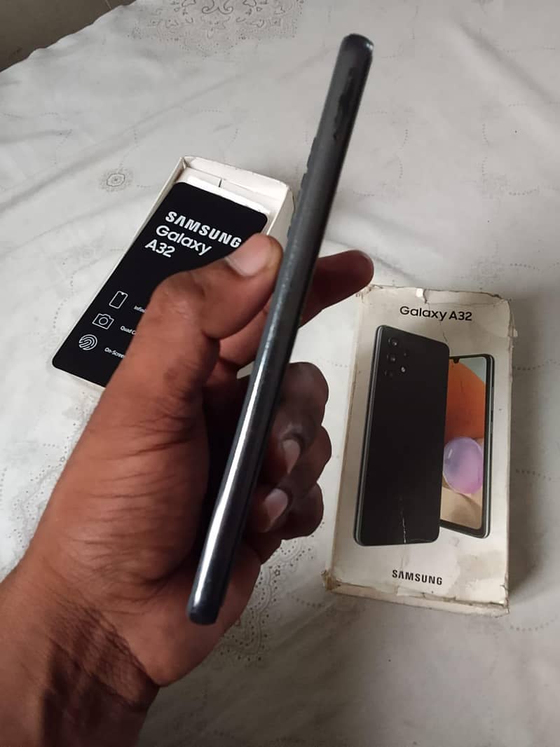 no open no repiar  no any fault  exchange possible with good phone 5