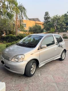 Toyota vitz 2000 model, 2door neat and clean family use car